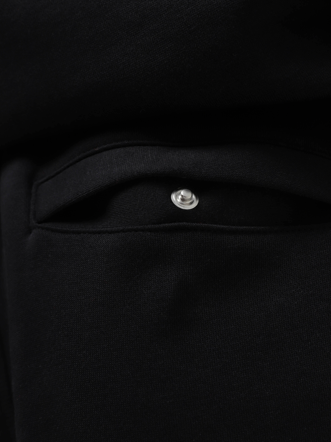 Штаны спортивные NIKE CLUB FLEECE CUFFED модель FV4453-010 Штаны спортивные NIKE CLUB FLEECE CUFFED модель FV4453-010 Фото