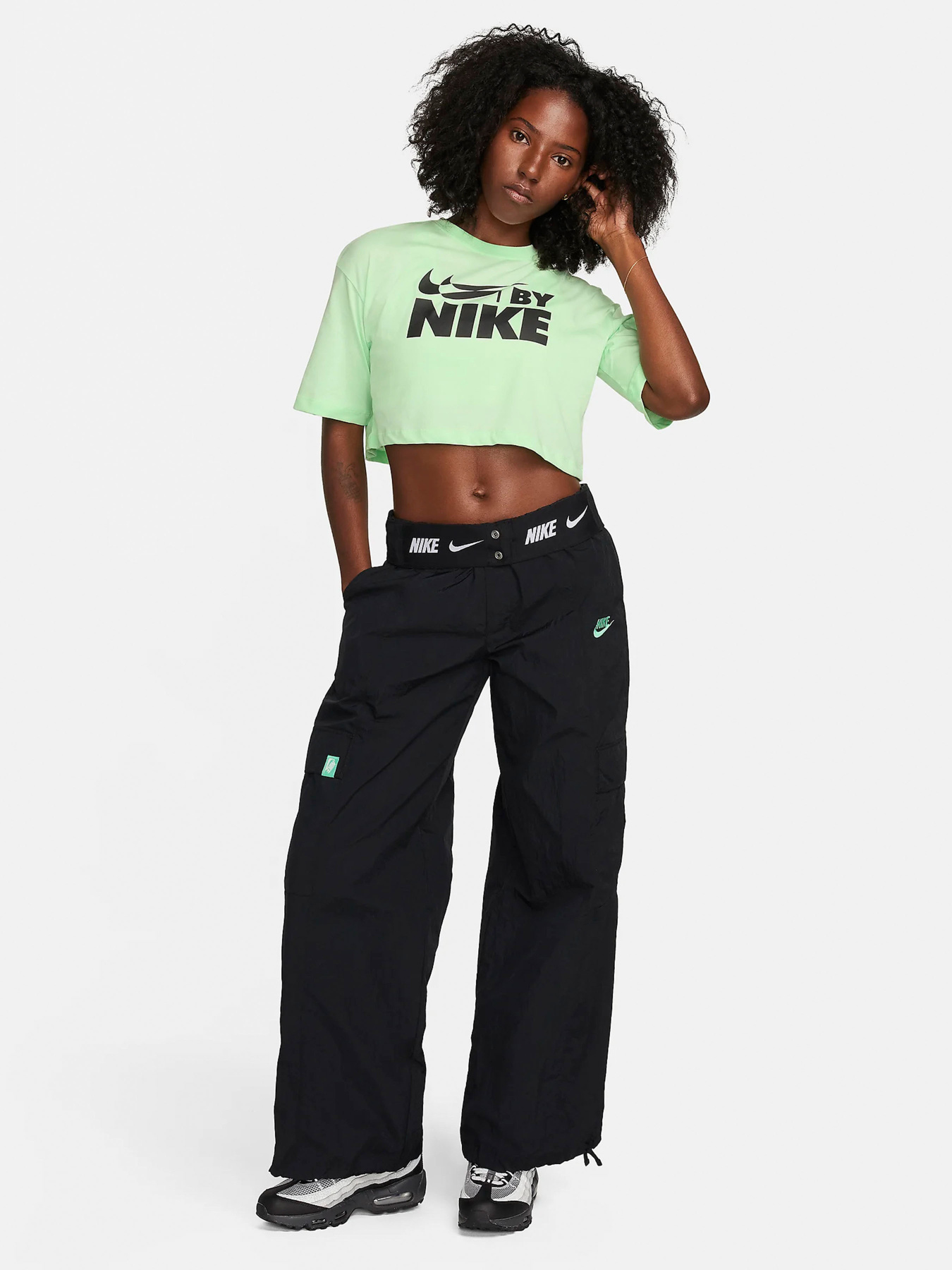 Футболка NIKE Sportswear модель FZ4635-376 Фото