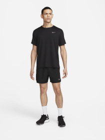 Футболка спортивная NIKE Dri-Fit Uv Miler модель DV9315-010 Фото