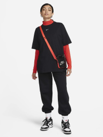 Футболка NIKE Sportswear Essential модель FD4149-010 Фото