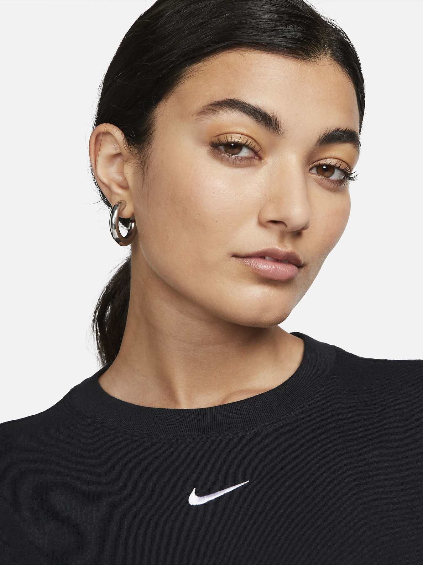 Футболка NIKE SPORTSWEAR ESSENTIAL модель FD4149-010 Фото