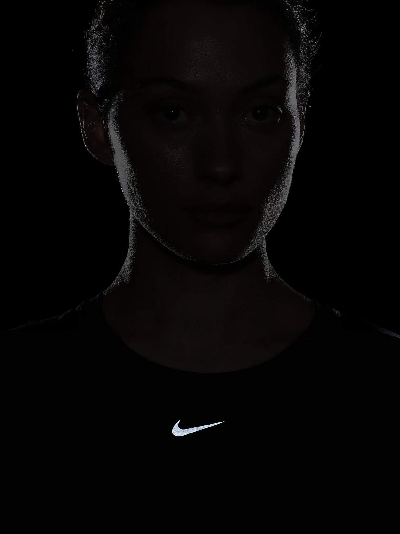 Футболка спортивна NIKE Nike One Classic Df Ss Top модель FN2798-010 Фото