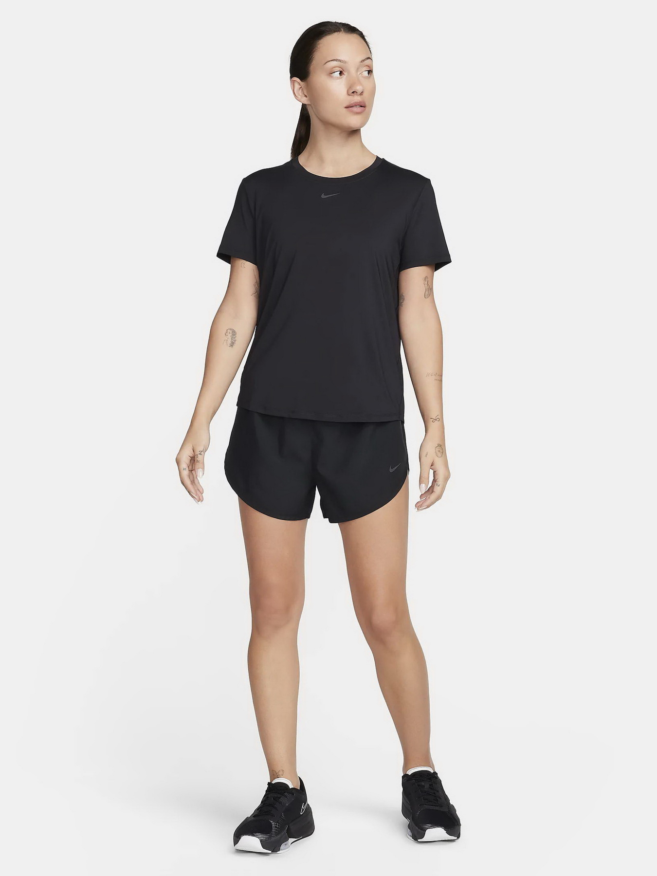 Футболка спортивна NIKE Nike One Classic Df Ss Top модель FN2798-010 Фото