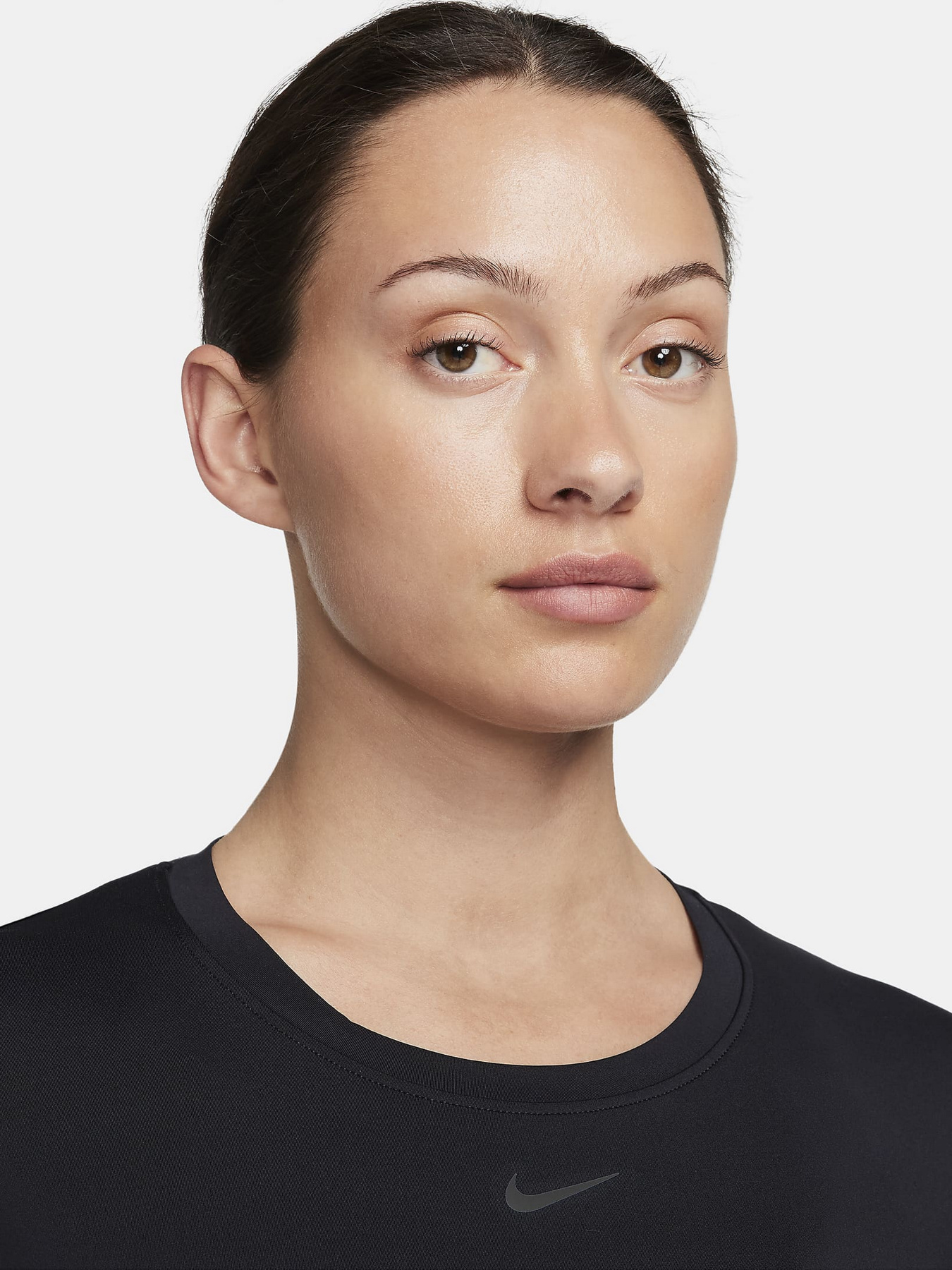 Спортивна футболка NIKE NIKE ONE CLASSIC DF SS TOP модель FN2798-010 Фото