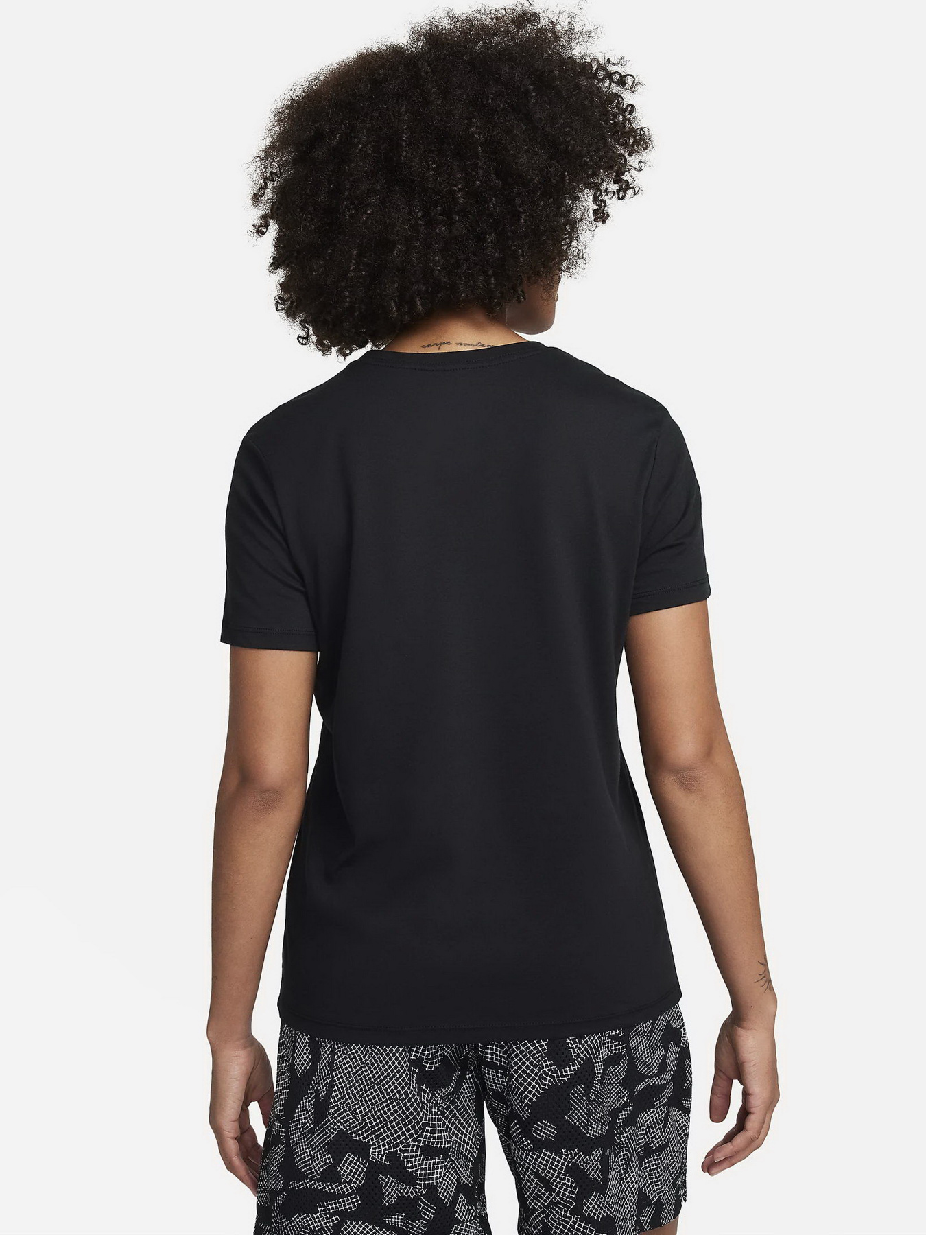 Футболка NIKE DF SWOOSH FLY GRX TEE модель FQ6606-010 Футболка NIKE DF SWOOSH FLY GRX TEE модель FQ6606-010 Фото