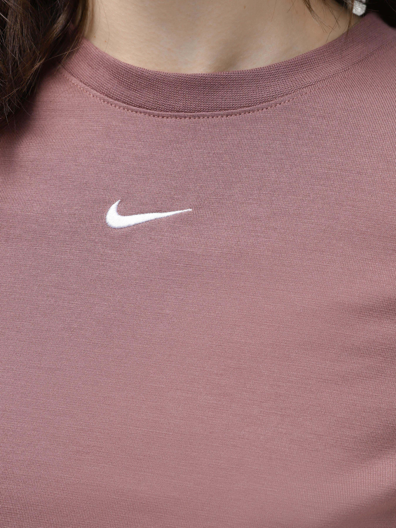 Футболка NIKE Essntl Slm Crp модель FB2873-208 Фото