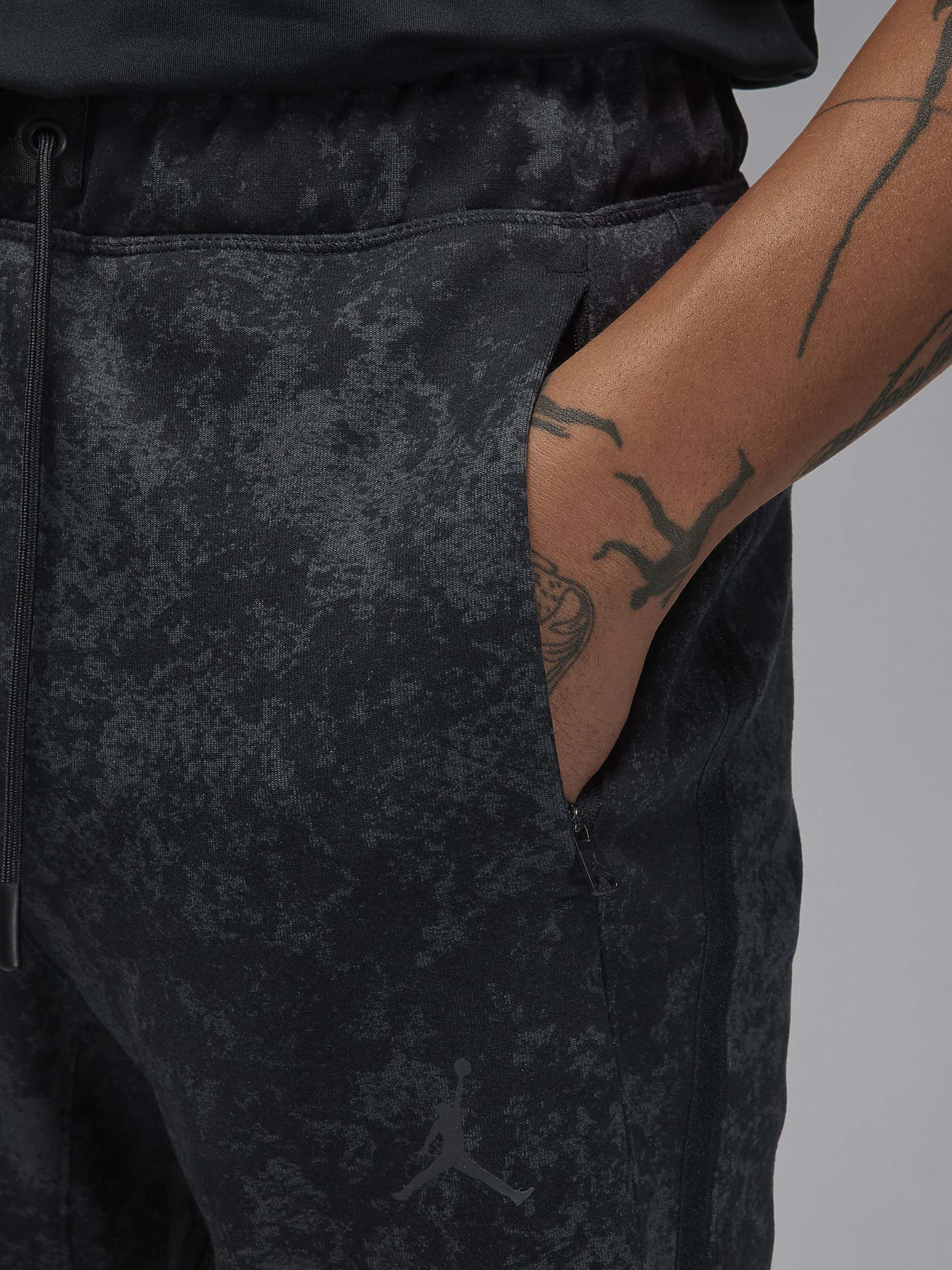 Спортивні штани NIKE DF SPRT AOP AIR модель FN5844-010 Спортивні штани NIKE DF SPRT AOP AIR модель FN5844-010 Фото