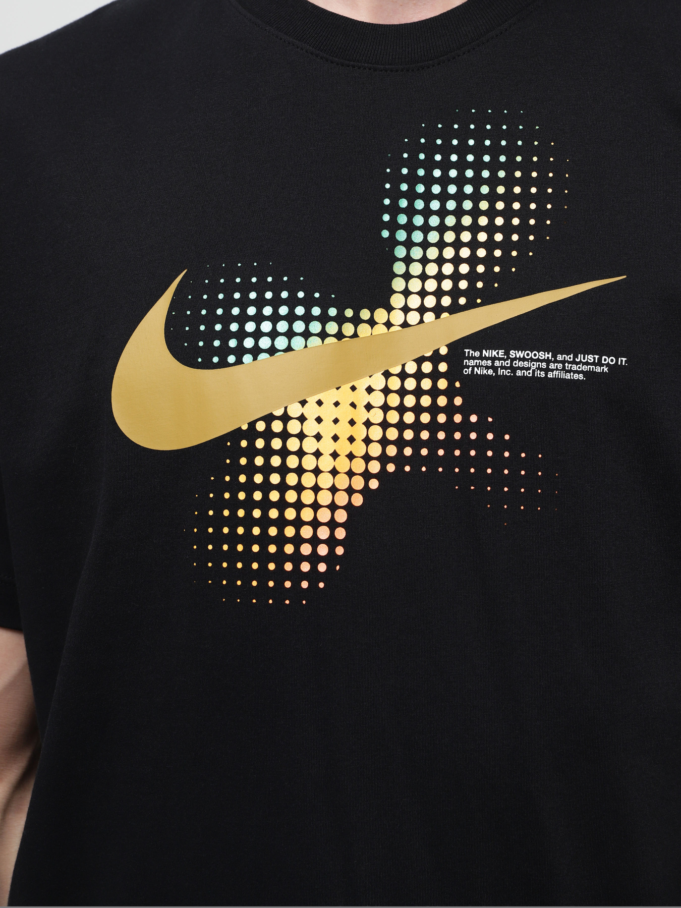 Футболка NIKE 6MO SWOOSH модель FQ7998-010 Фото