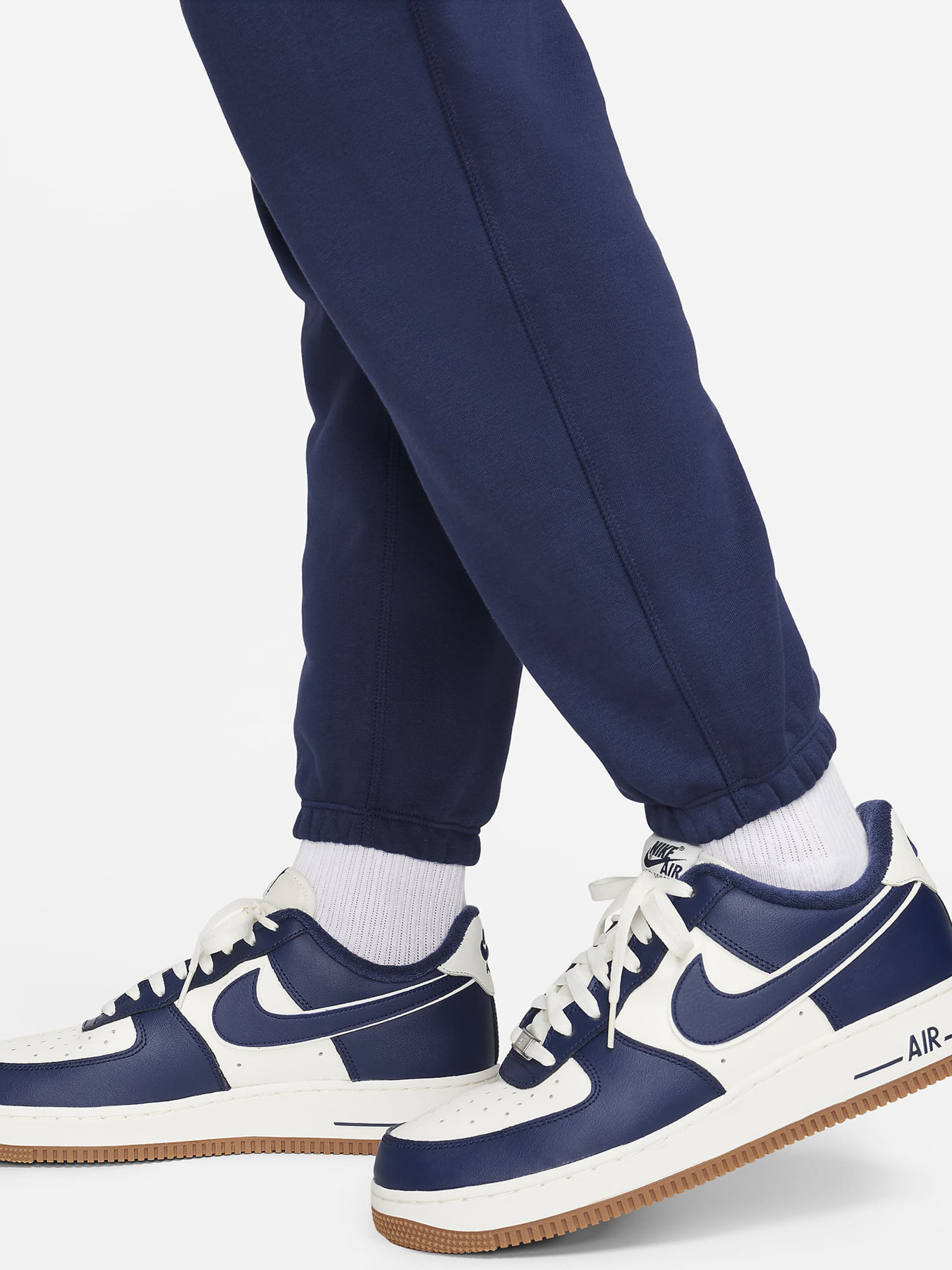 Штаны спортивные NIKE Club Bb Cf Pant Arch Gx модель FV4453-410 Фото