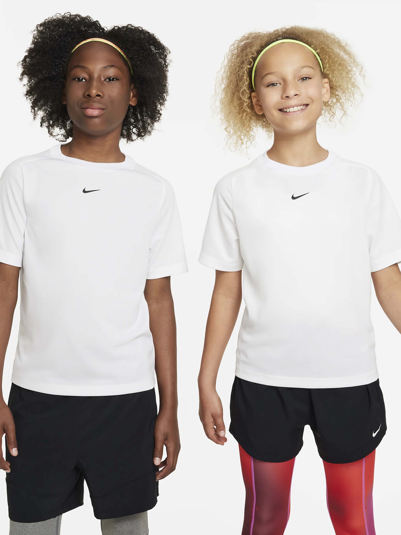 Футболка NIKE MULTI OLDER DRI-FIT TRAINING модель DX5380-100 Футболка NIKE MULTI OLDER DRI-FIT TRAINING модель DX5380-100 Фото