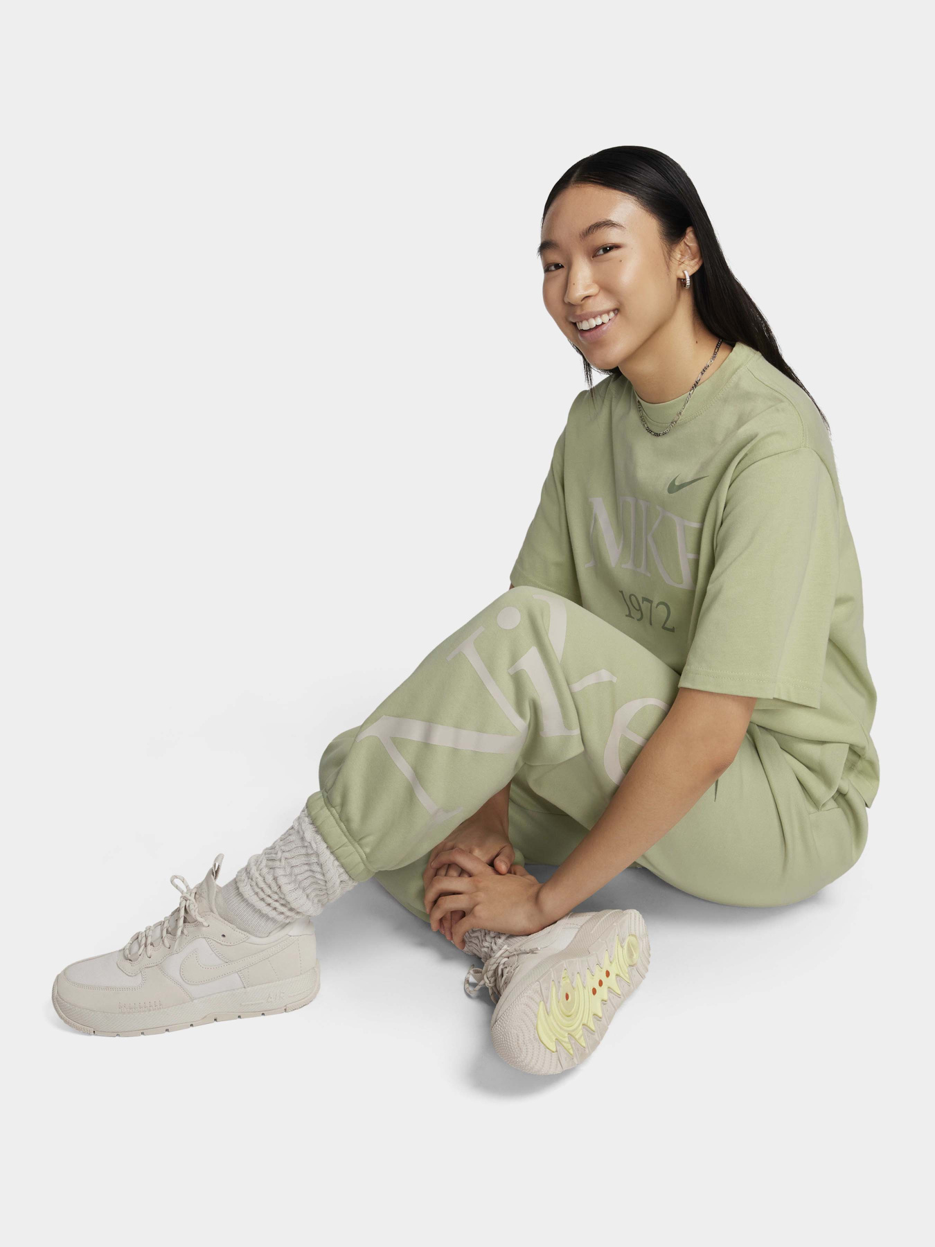 Штани спортивні NIKE Phnx Flc Os Logo модель FN2552-371 Фото