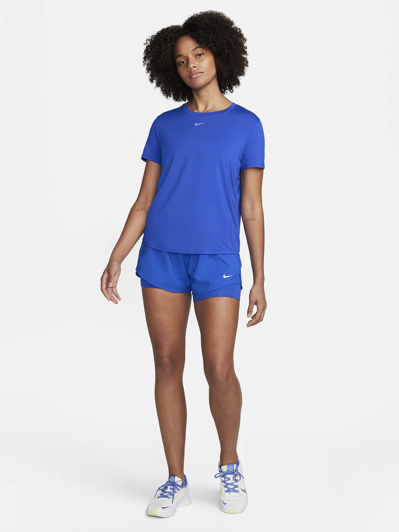 Футболка спортивная NIKE One Classic Df Ss модель FN2798-405 Фото