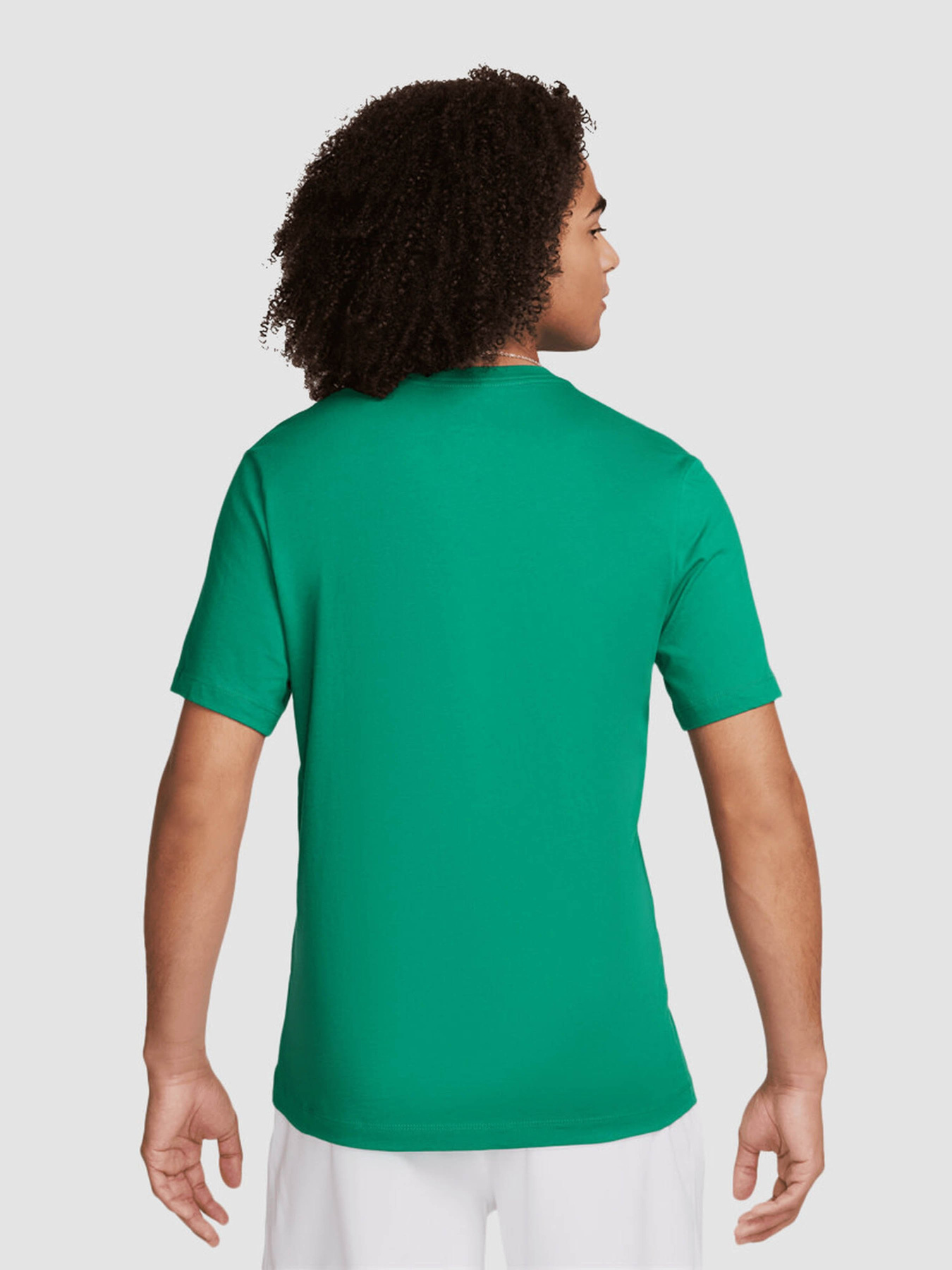 Футболка NIKE SPORTSWEAR TEE CLUB модель FV5711-365 Футболка NIKE SPORTSWEAR TEE CLUB модель FV5711-365 Фото