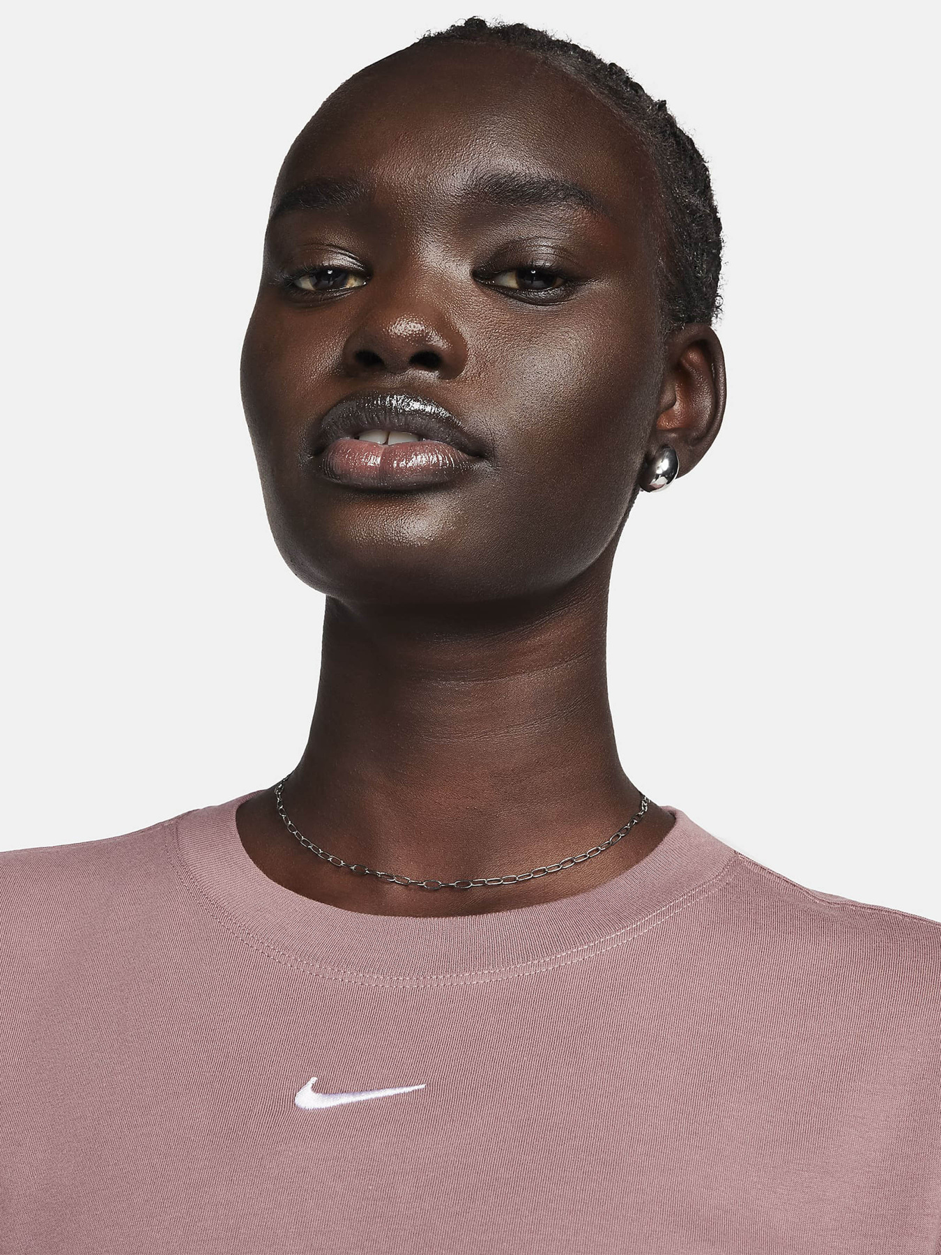 Футболка NIKE Sportswear Essential модель FD4149-208 Фото