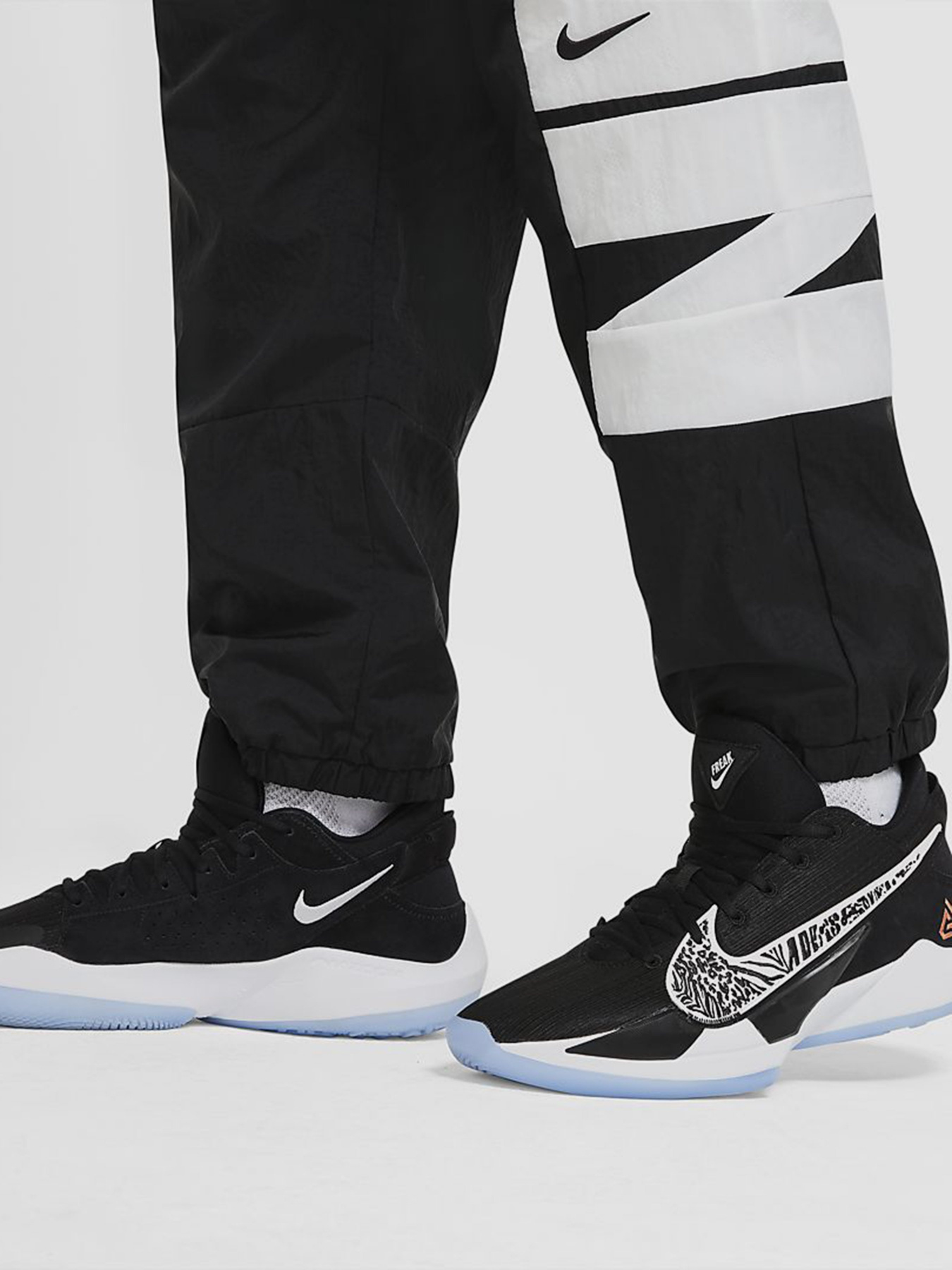 Штаны спортивные NIKE Dri-FIT модель CW7351-010 Фото