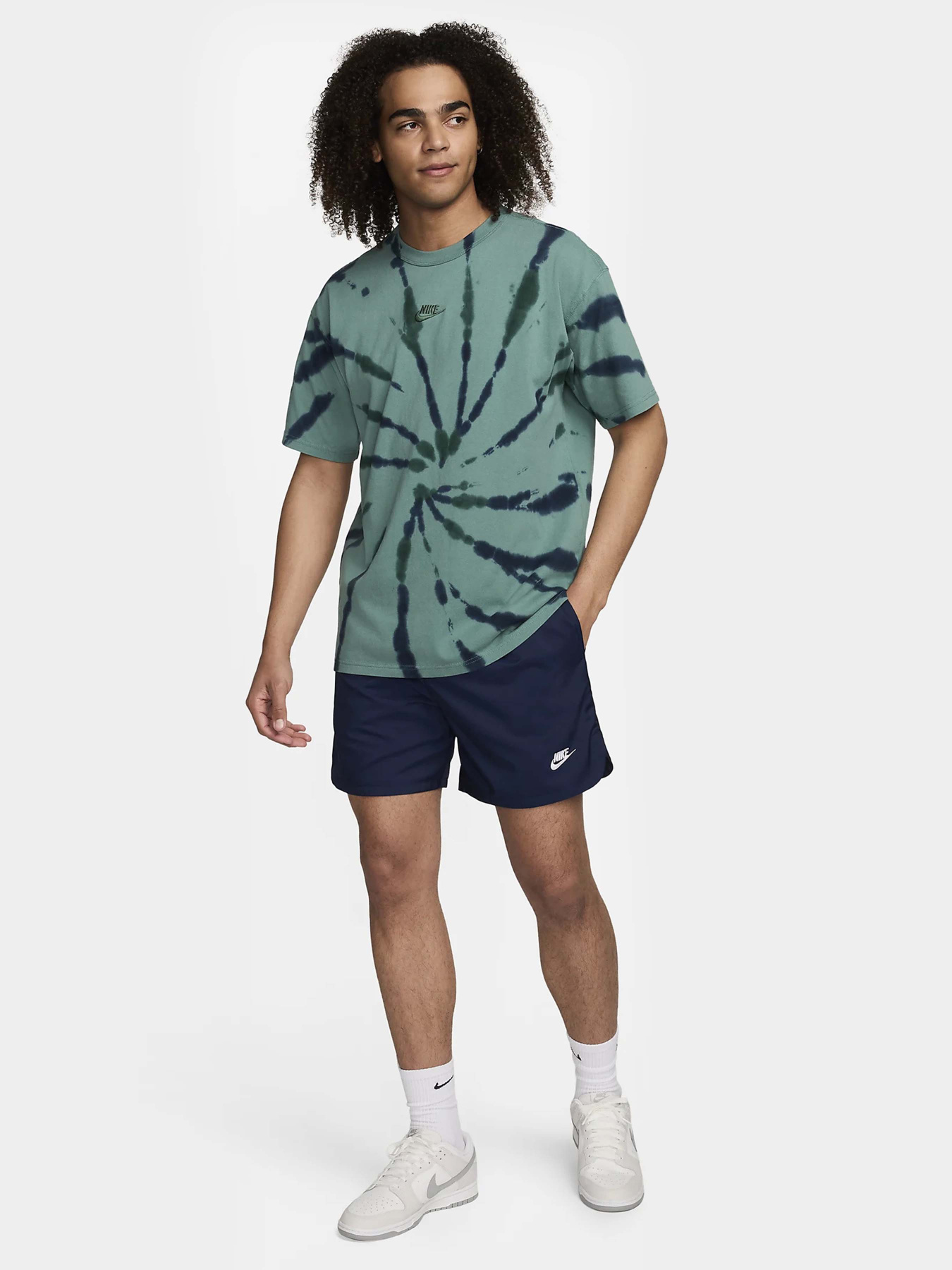 Футболка NIKE Sportswear Premium Essentials Max90 модель FV3780-361 Фото