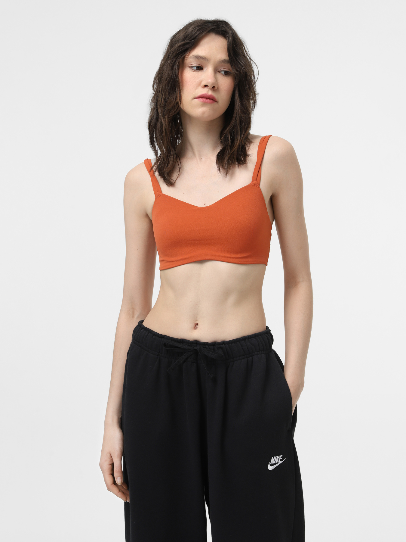 Топ спортивный NIKE Zenvy Strappy модель DO6608-825 Фото