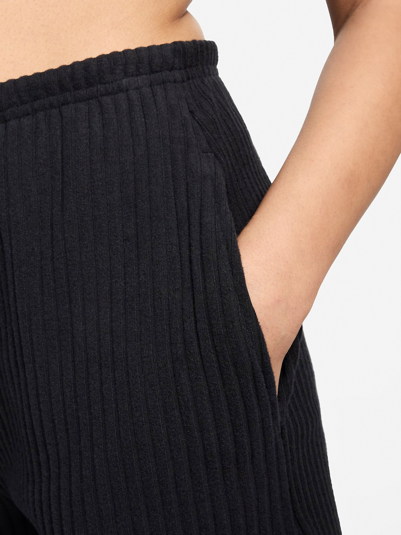 Шорты NIKE Sportswear Chill Knit модель FN3674-010 Фото