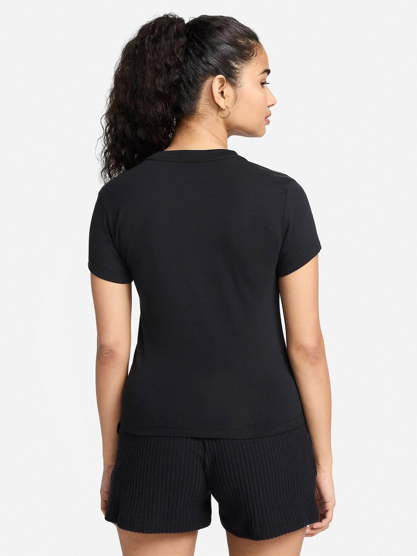 Футболка NIKE Sportswear Chill Knit модель FV5508-010 Фото