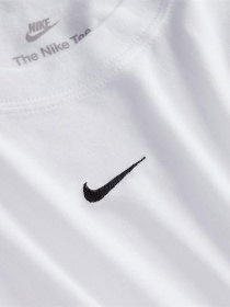 Футболка NIKE Sportswear Chill Knit модель FV5508-100 Фото