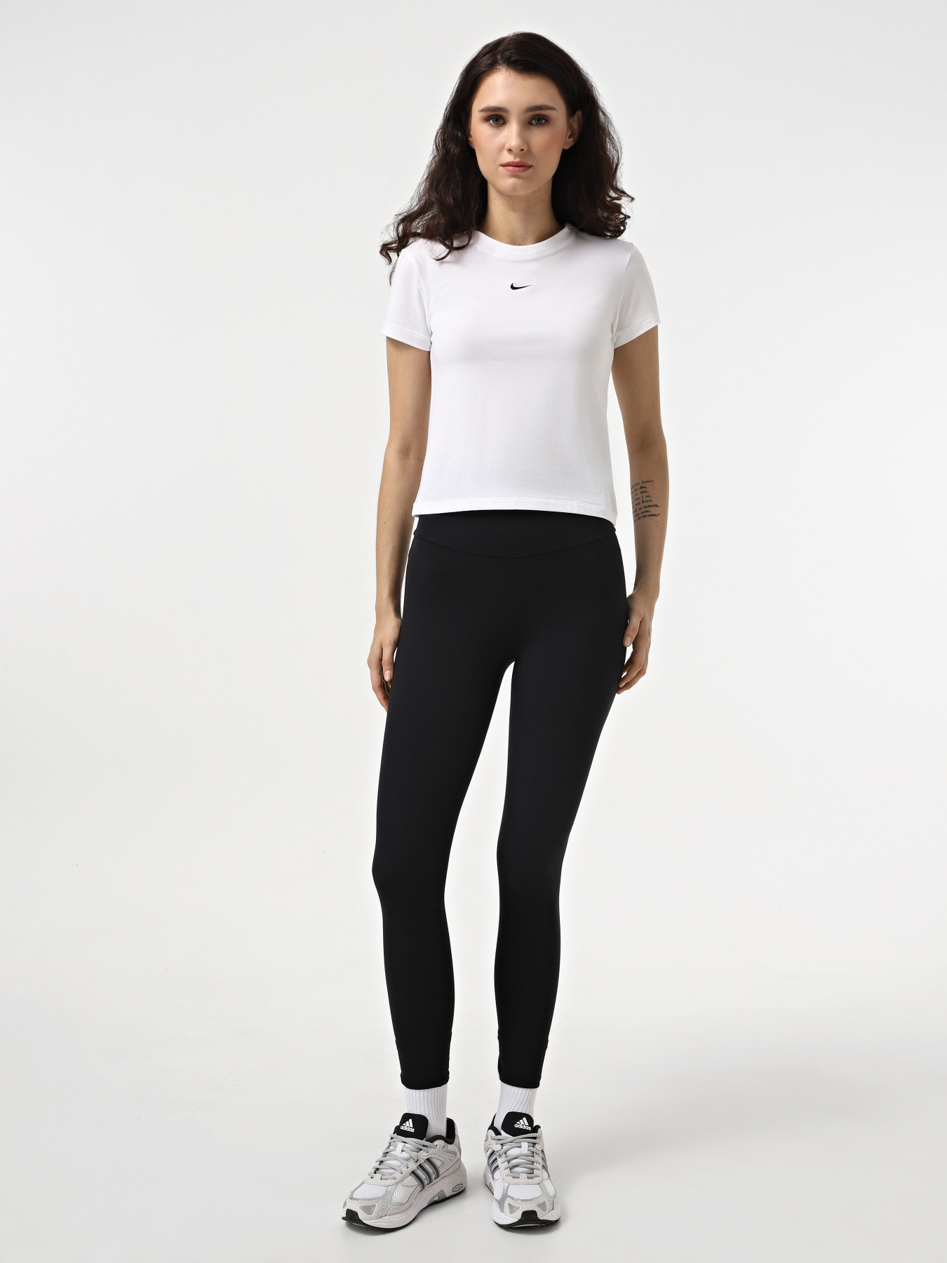 Футболка NIKE SPORTSWEAR CHILL KNIT модель FV5508-100 Футболка NIKE SPORTSWEAR CHILL KNIT модель FV5508-100 Фото