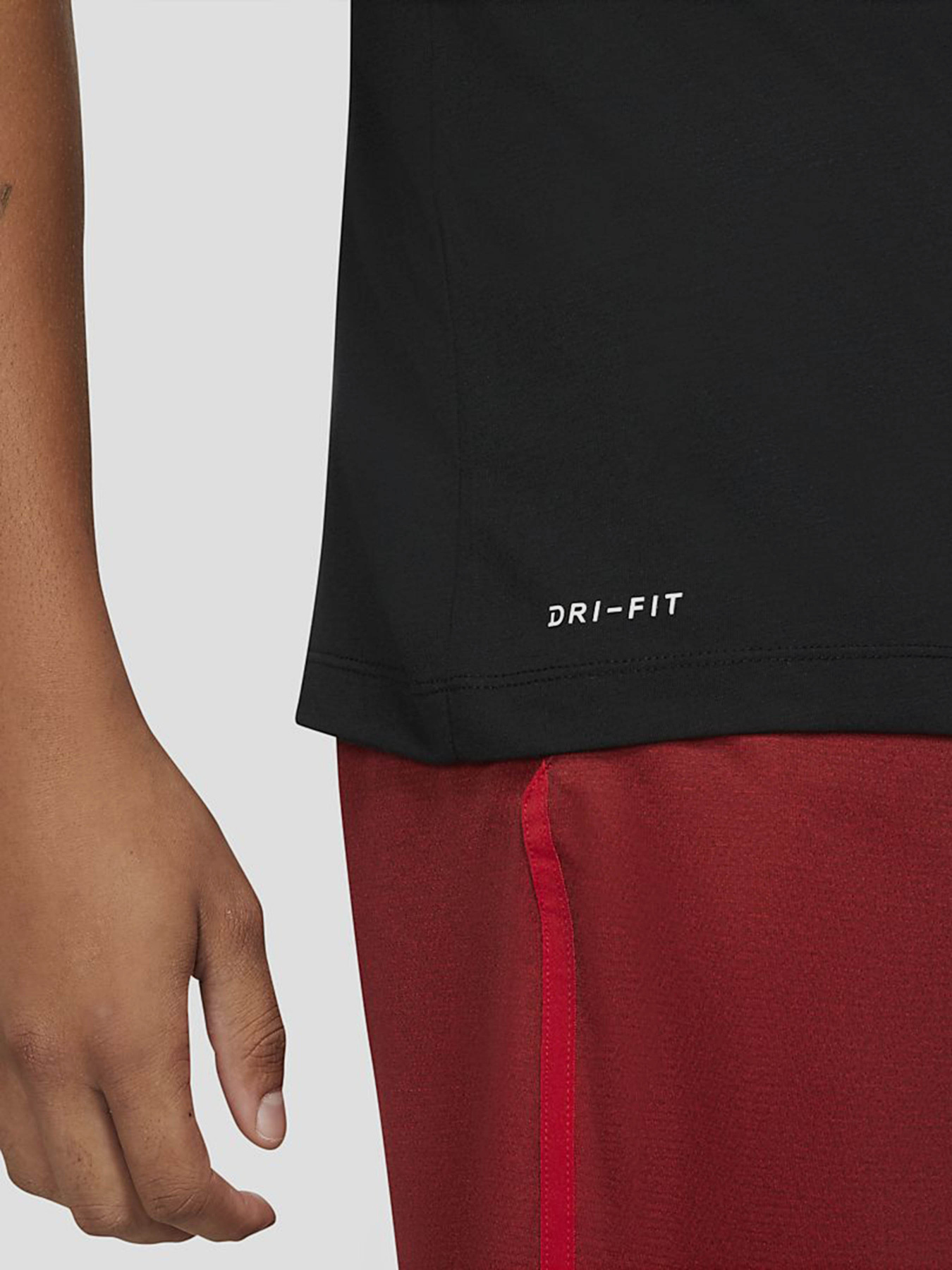 Футболки и поло NIKE Pro модель DA1587-010 Фото