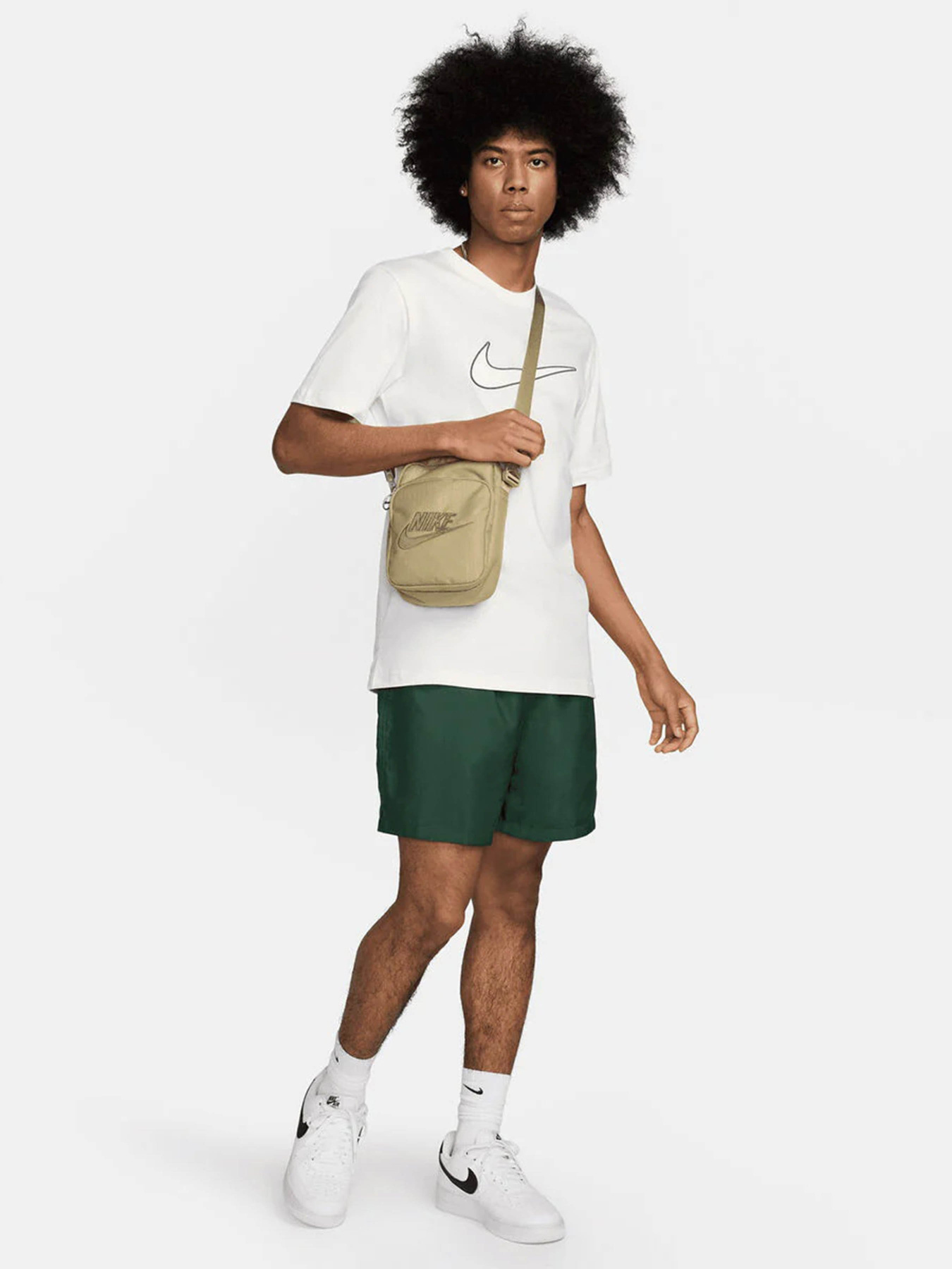 Футболка NIKE Sportswear модель FN0248-133 Фото