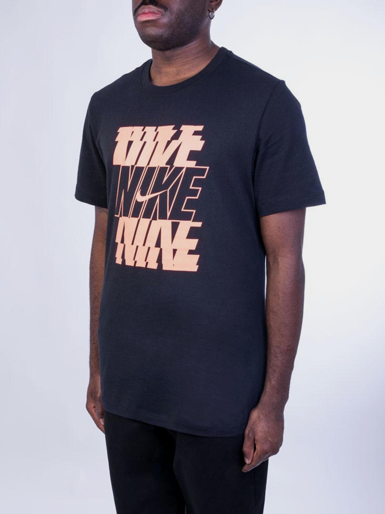 Футболки і поло NIKE Sportswear модель DB6475-010 Фото