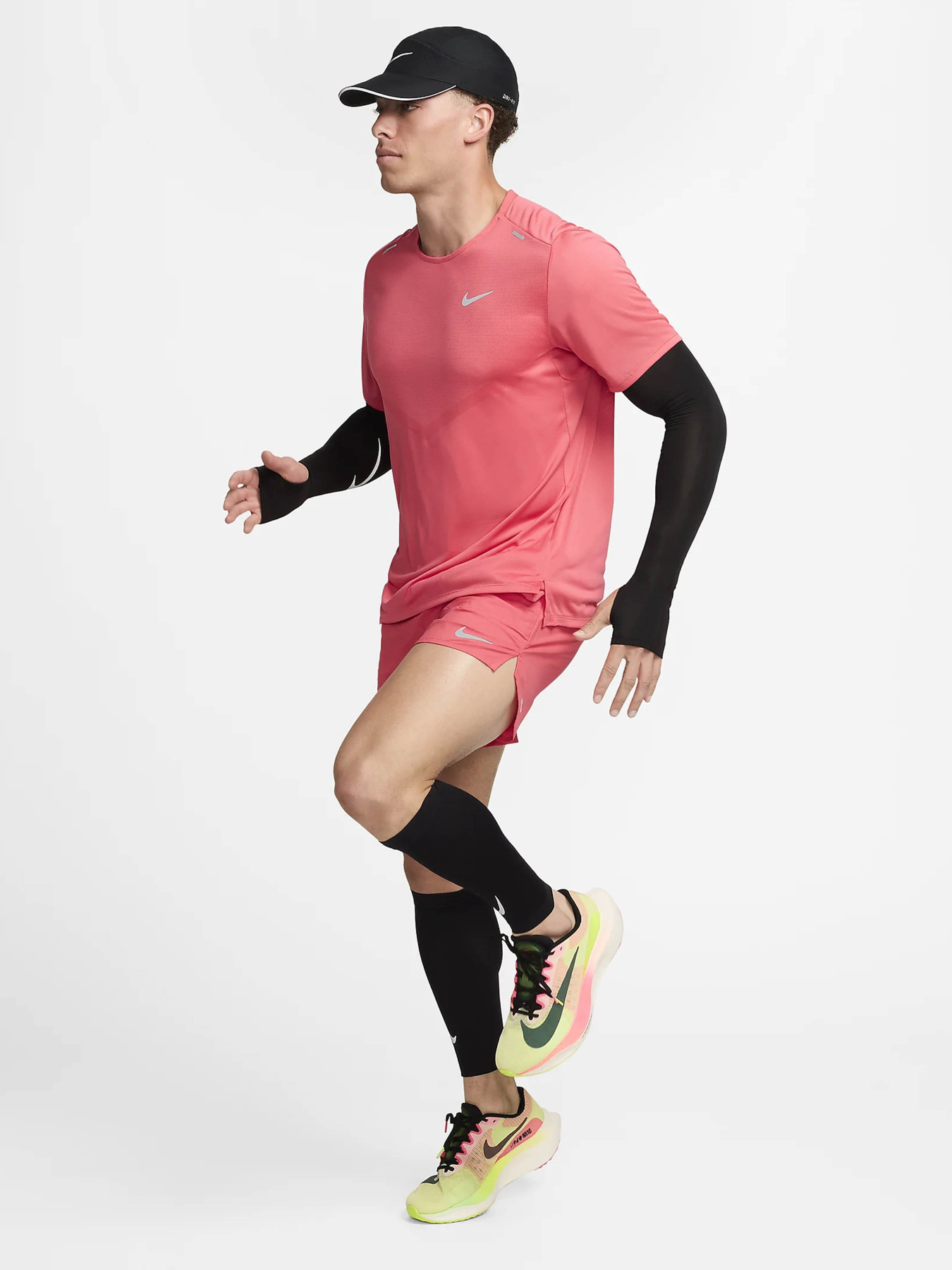 Футболка спортивная NIKE Rise 365 модель CZ9184-629 Фото