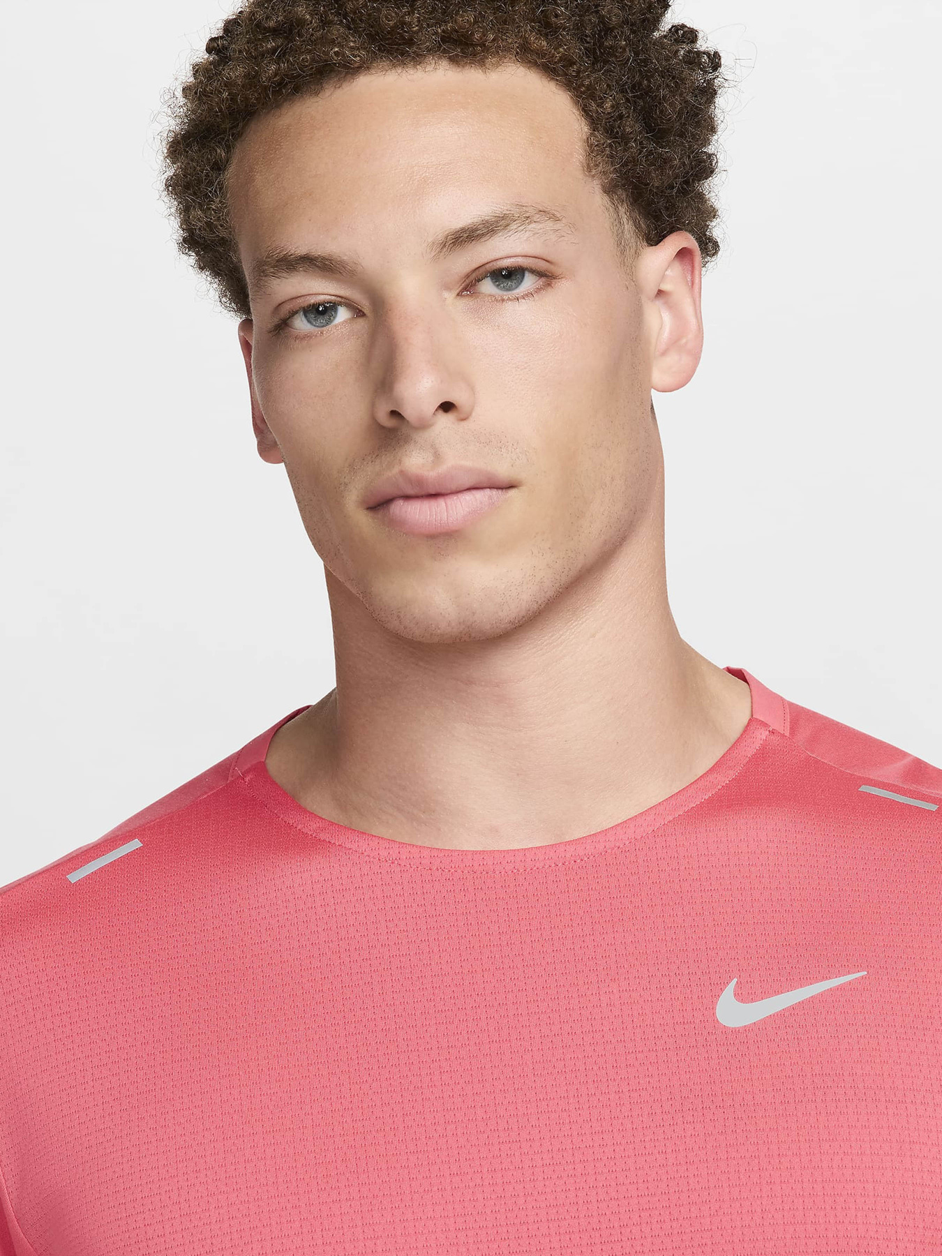 Спортивна футболка NIKE RISE 365 модель CZ9184-629 Фото