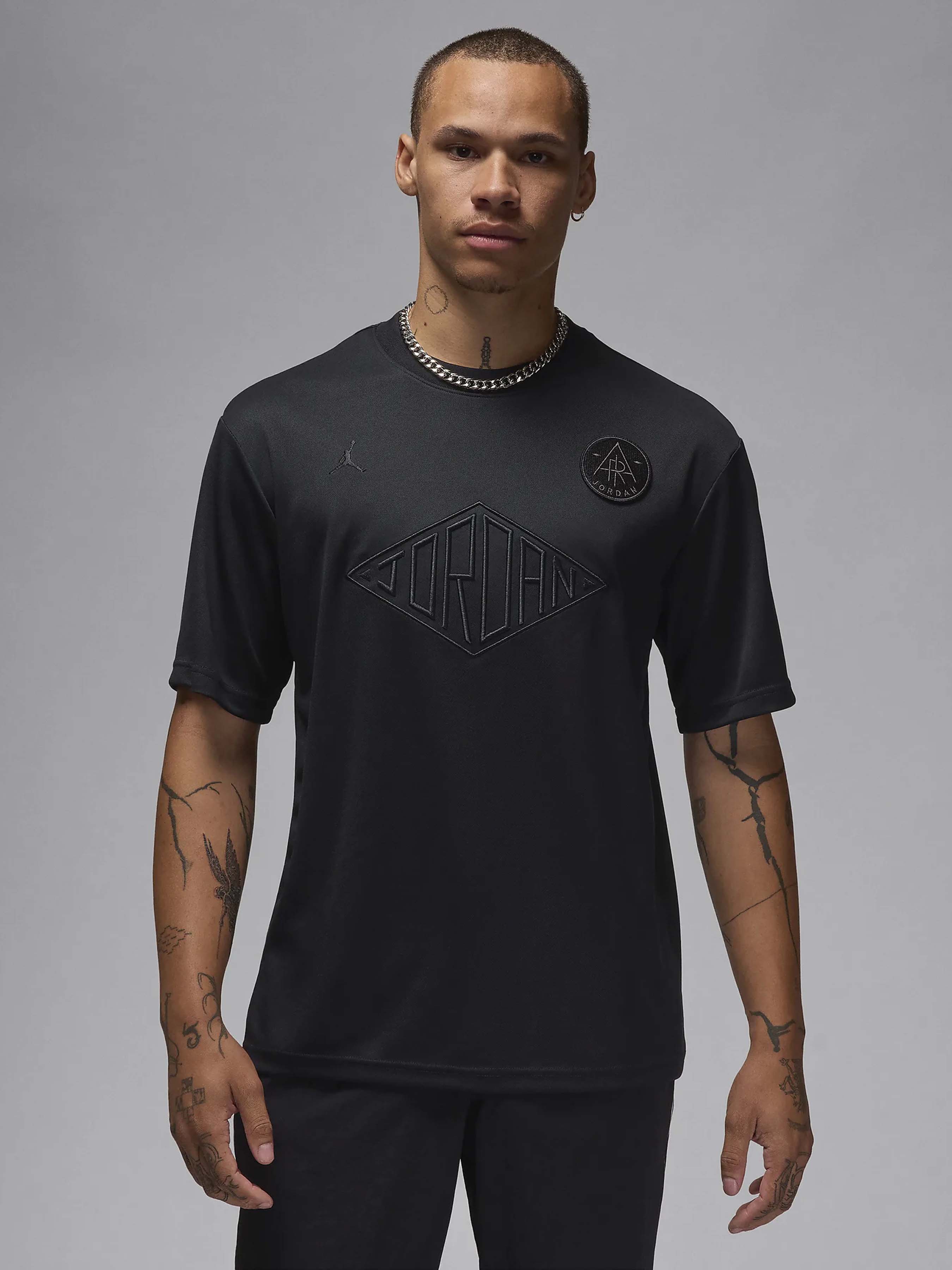 Чоловіча Спортивна футболка NIKE JORDAN ESSENTIALS (6T2264) колір чорний, матеріал поліестер