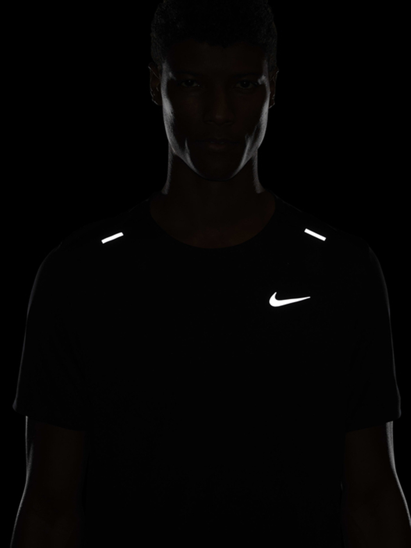 Футболка спортивна NIKE Rise 365 модель CZ9184-013 Фото