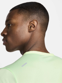 Спортивная футболка NIKE RISE 365 модель CZ9184-376 Спортивная футболка NIKE RISE 365 модель CZ9184-376 Фото