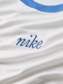 Футболка NIKE Sportswear Chill Knit модель HF8819-100 Фото