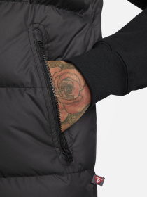 Жилет с утеплителем NIKE Storm-FIT Windrunner модель FB8193-010 Фото