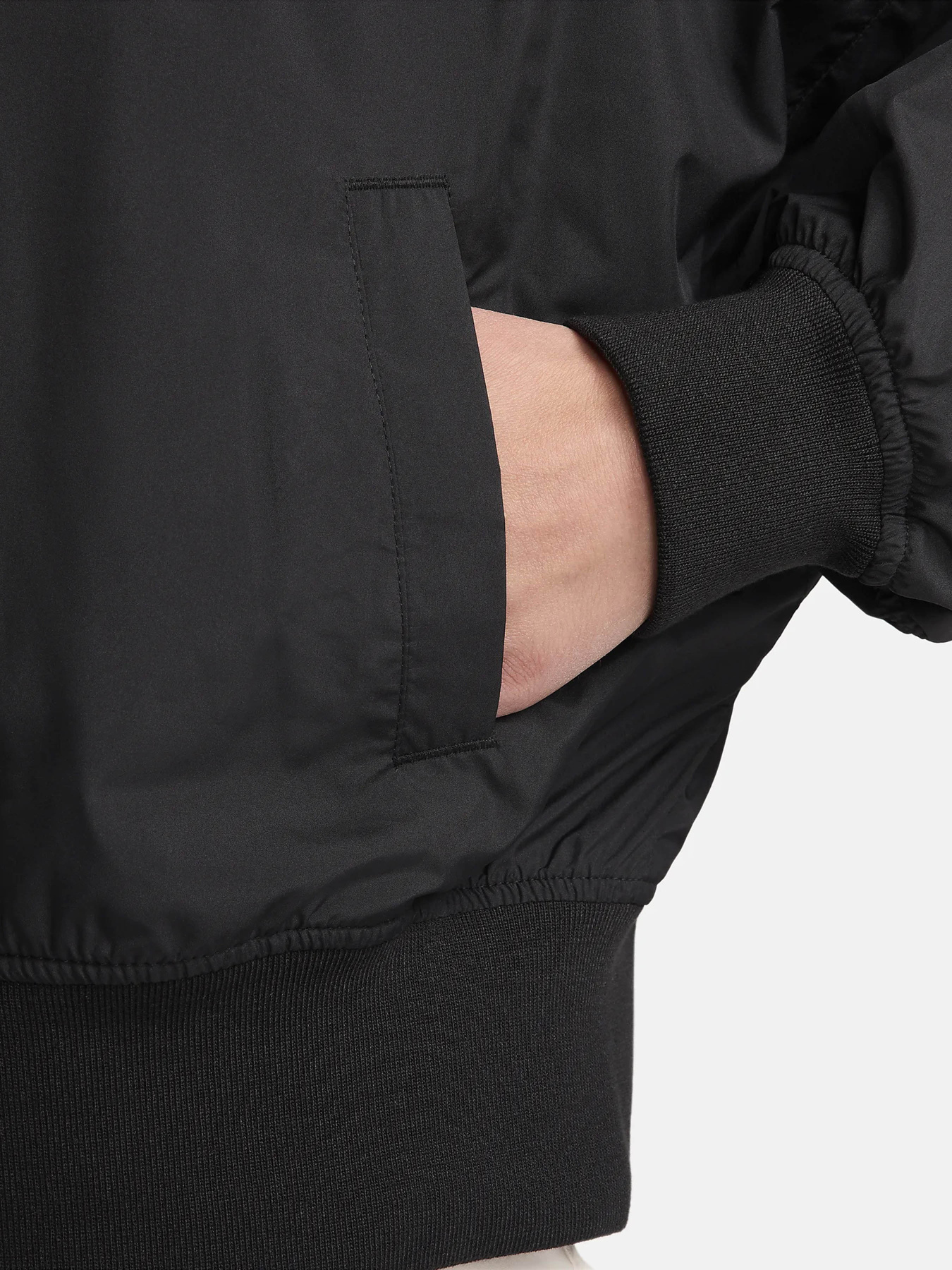 Бомбер NIKE SPORTSWEAR ESSENTIAL модель FN2839-010 Фото