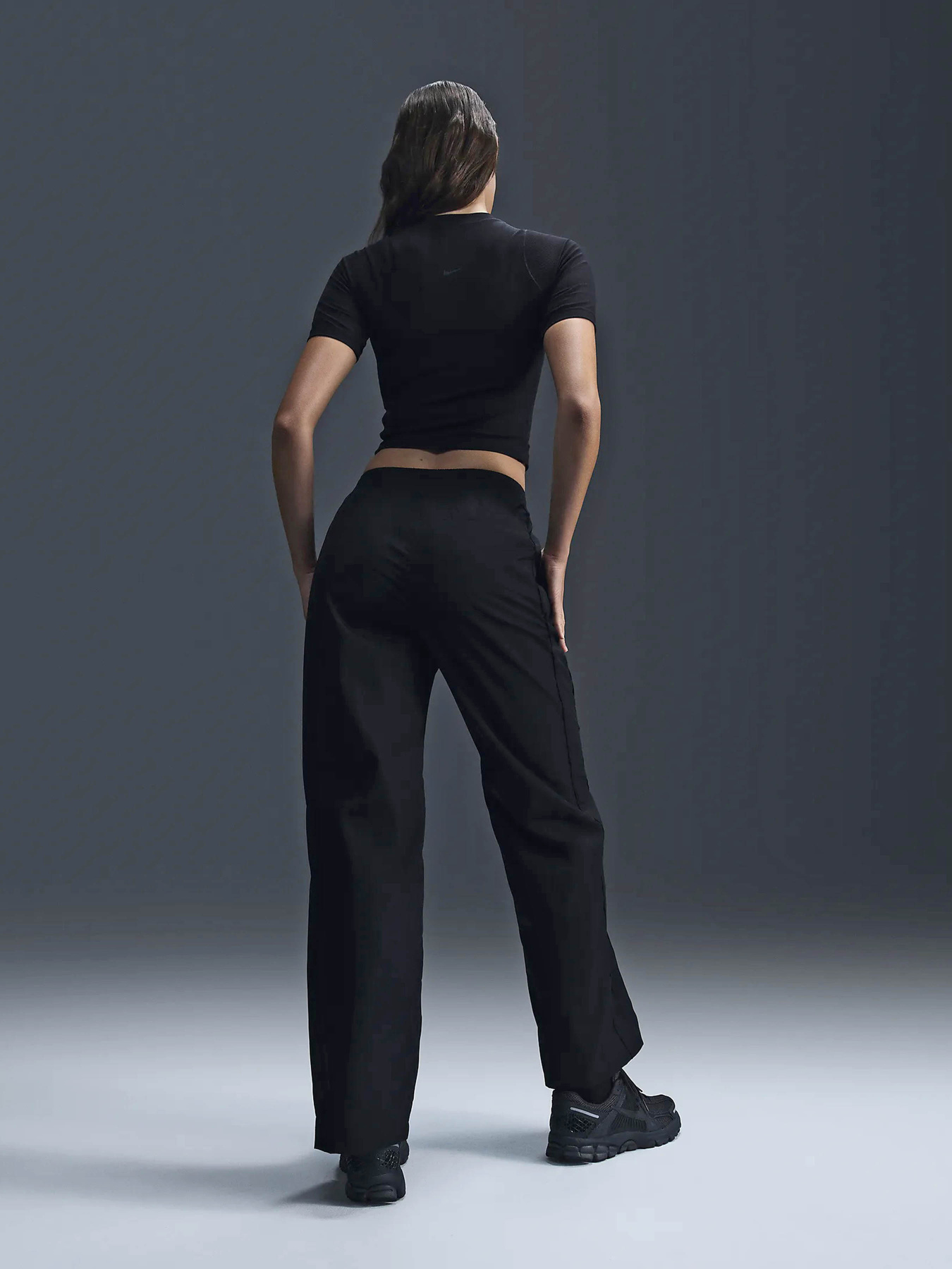 Штаны спортивные NIKE Windrunner модель FV7655-010 Фото