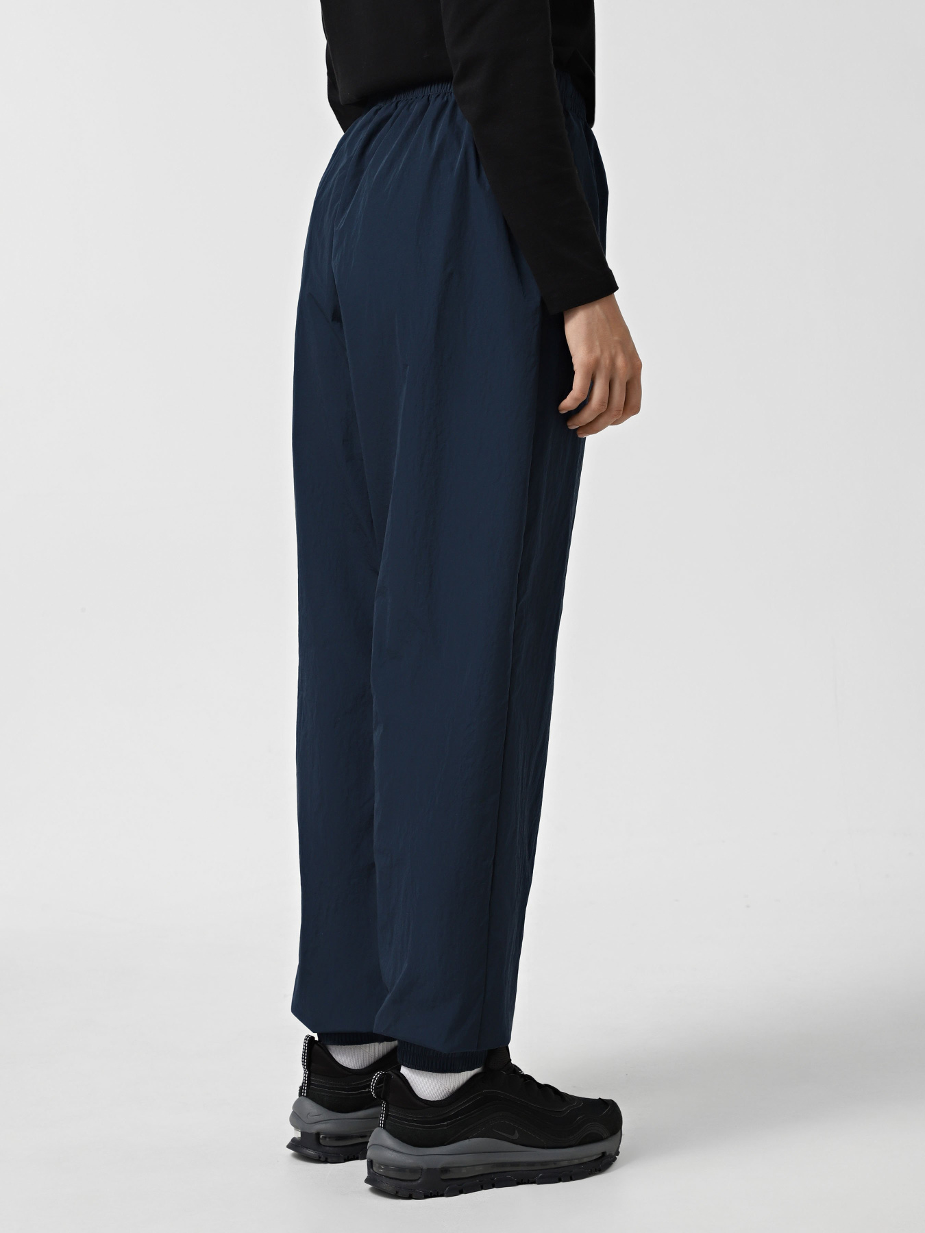 Спортивні штани NIKE SPORTSWEAR ESSENTIAL модель FV7668-478 Фото