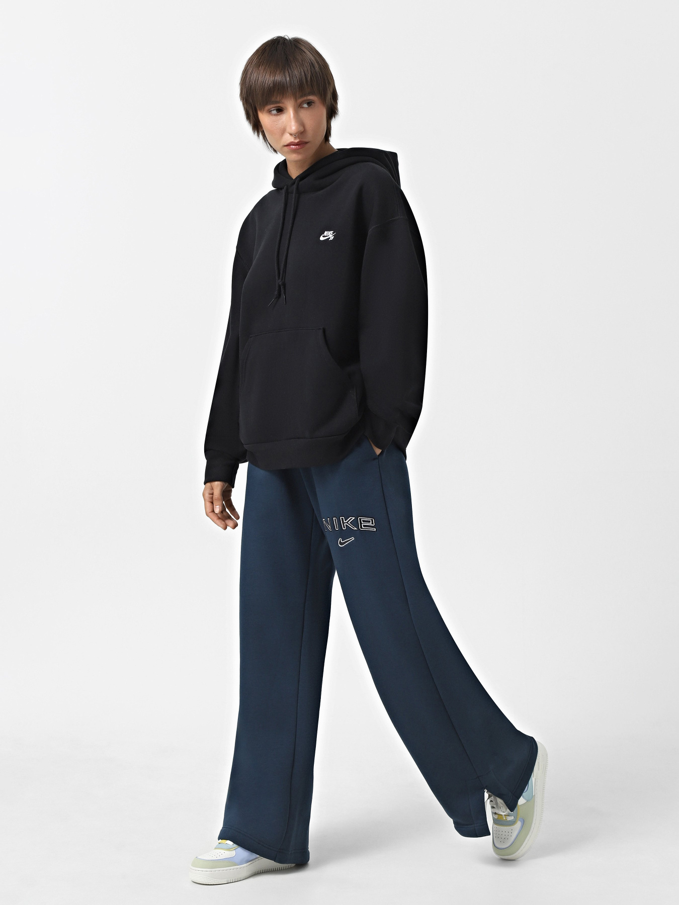 Спортивні штани NIKE SPORTSWEAR PHOENIX FLEECE модель FV7684-478 Фото