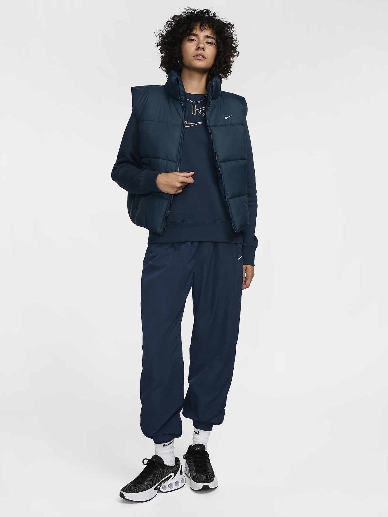 Утеплений жилет NIKE SPORTSWEAR CLASSIC PUFFER THER модель FZ5922-478 Утеплений жилет NIKE SPORTSWEAR CLASSIC PUFFER THER модель FZ5922-478 Фото