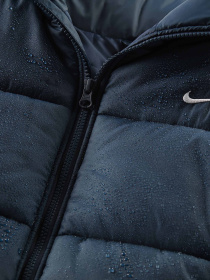 Утеплений жилет NIKE SPORTSWEAR CLASSIC PUFFER THER модель FZ5922-478 Утеплений жилет NIKE SPORTSWEAR CLASSIC PUFFER THER модель FZ5922-478 Фото