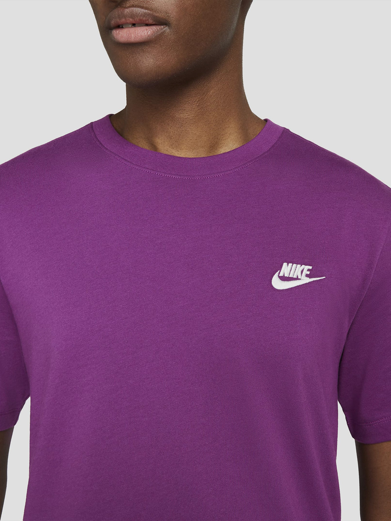 Футболки і поло NIKE  Sportswear Club модель AR4997-503 Фото