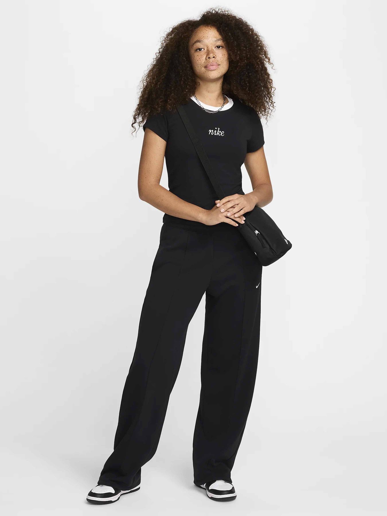 Футболка NIKE Sportswear Chill Knit модель HF8819-010 Фото