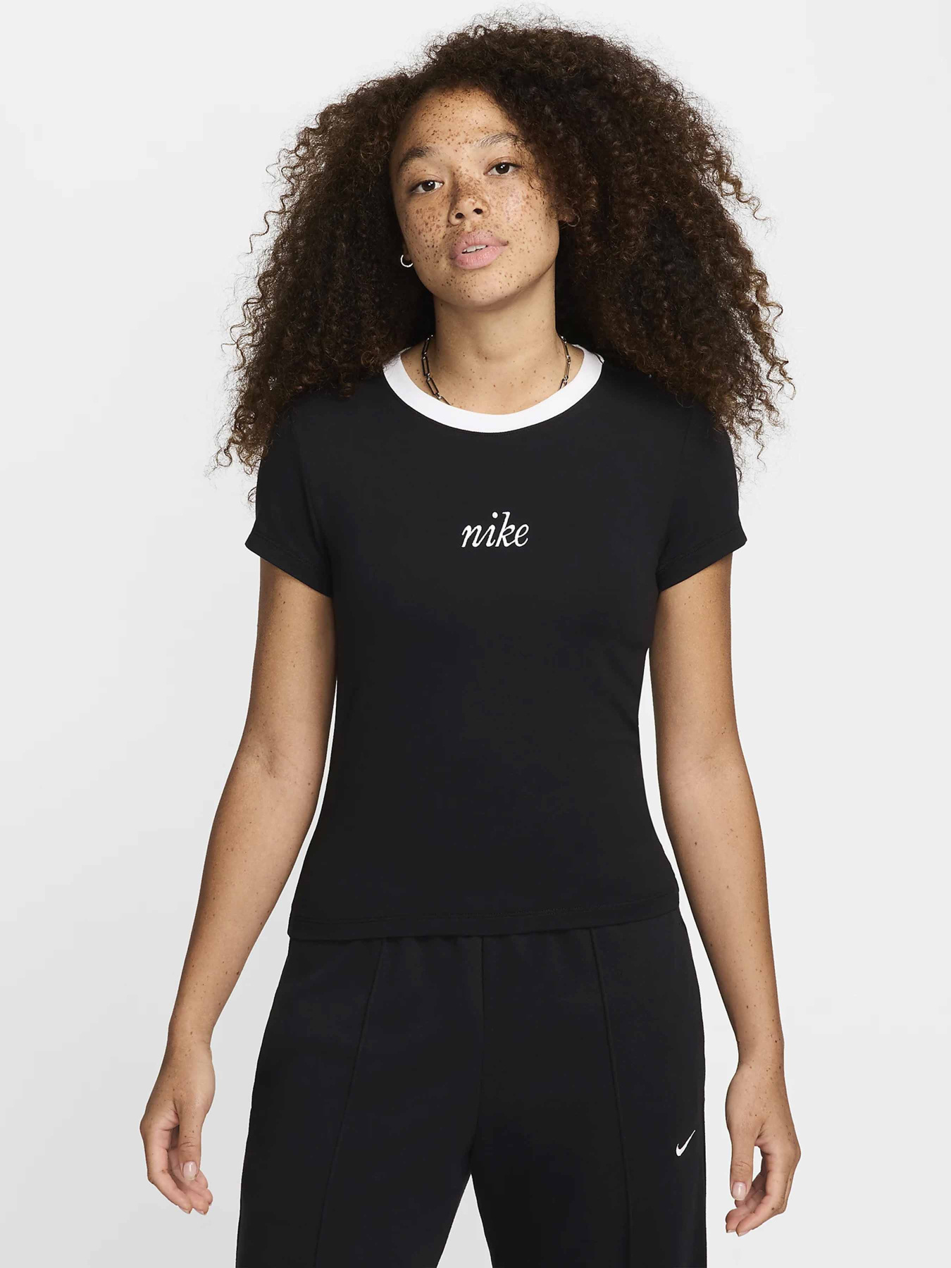 Футболка NIKE SPORTSWEAR CHILL KNIT модель HF8819-010 Футболка NIKE SPORTSWEAR CHILL KNIT модель HF8819-010 Фото