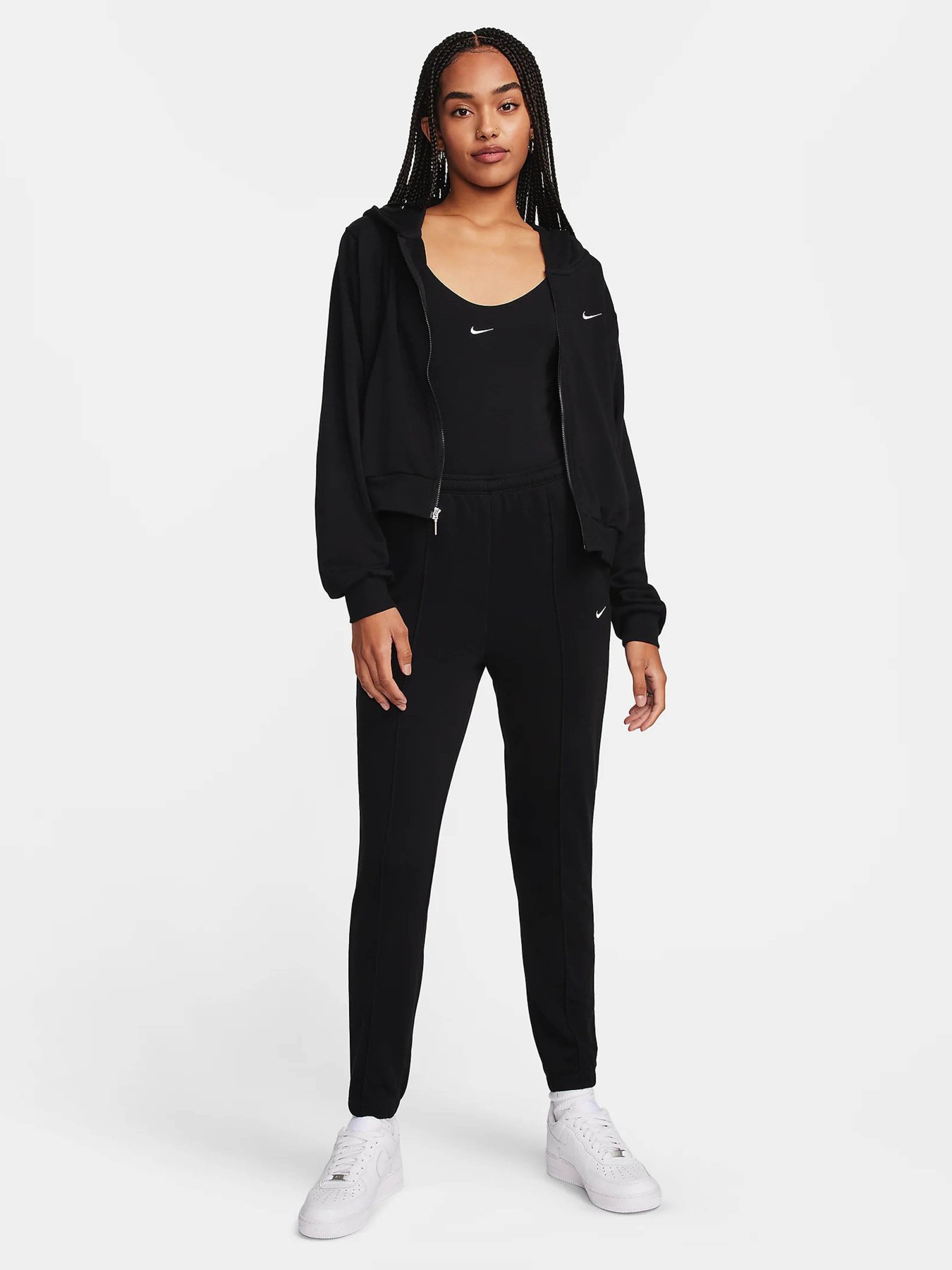 Штаны спортивные NIKE Sportswear Chill Terry модель FN2434-010 Фото