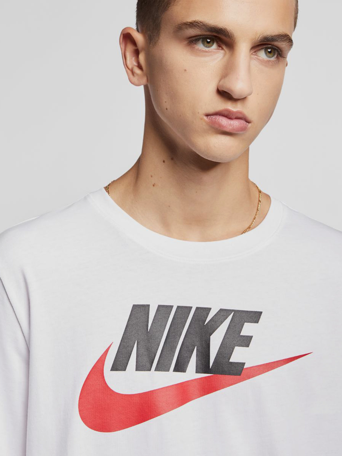 Футболки и поло NIKE Sportswear модель AR5004-100 Фото