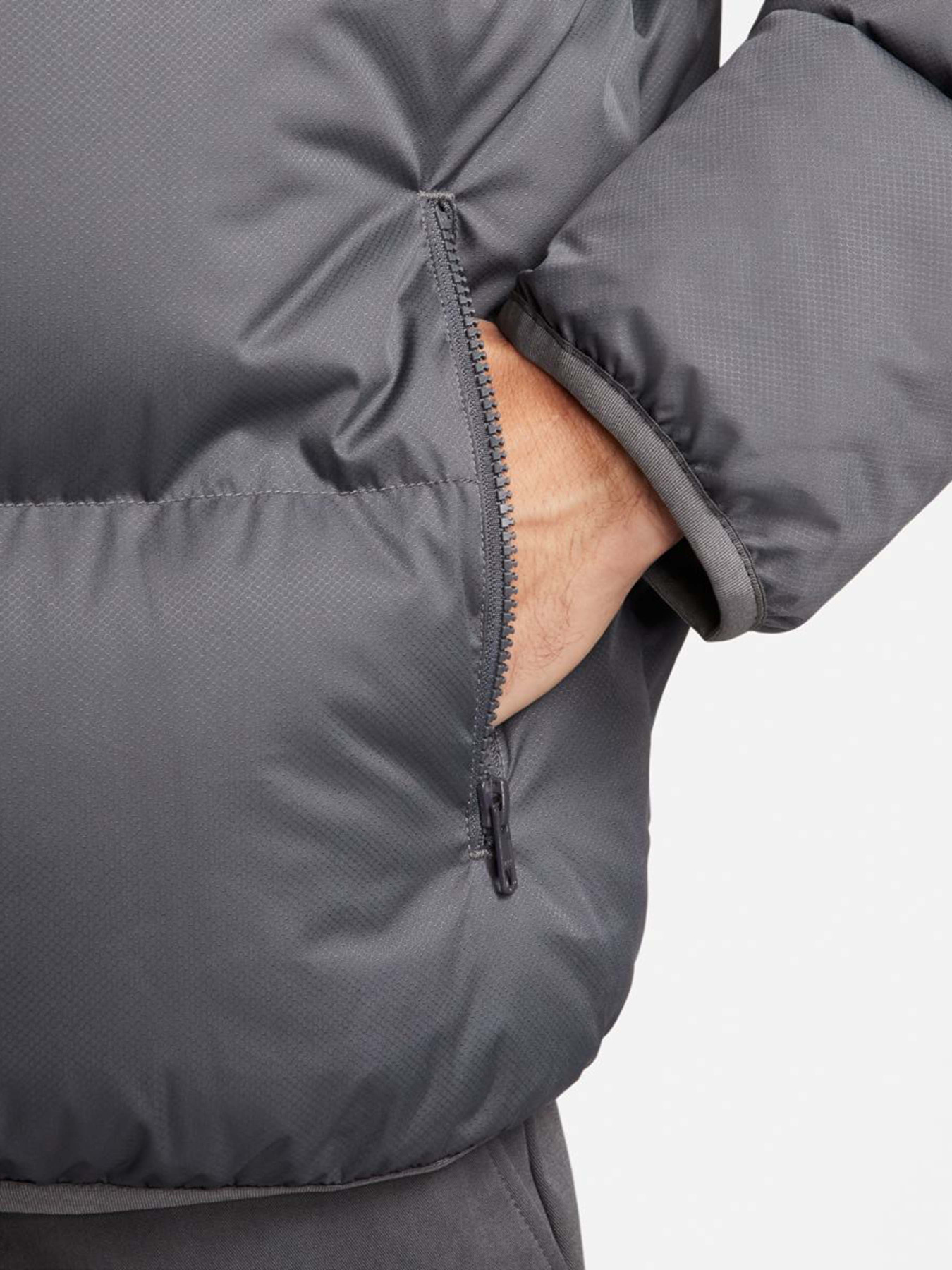 Зимняя куртка NIKE Sportswear Club Puffer модель FB7368-068 Фото