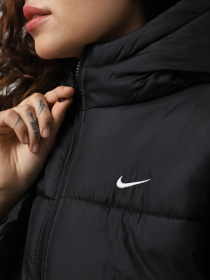 Зимова куртка NIKE Sportswear Classic Puffer Therma-FIT Loose модель FZ5899-010 Фото