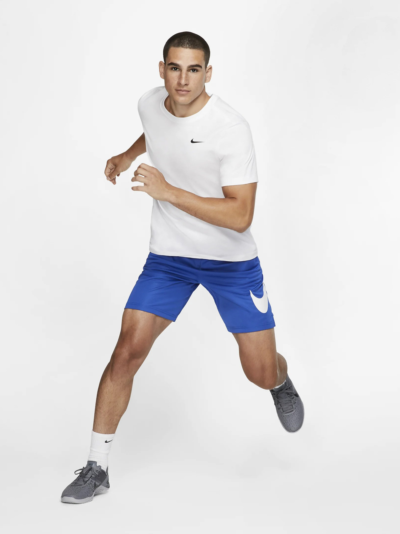 Футболка спортивная NIKE Dri-FIT модель AR6029-100 Фото