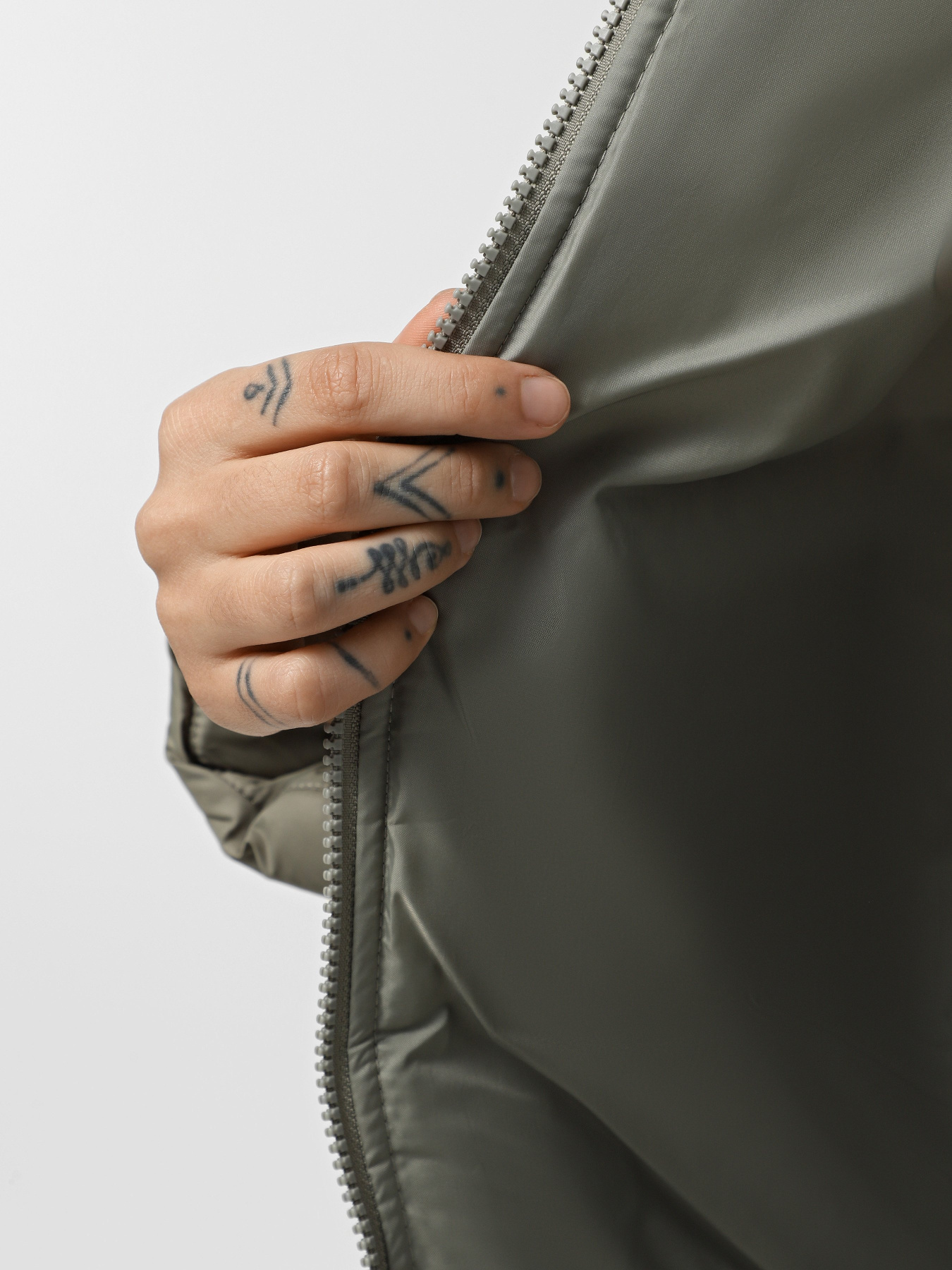 Зимняя куртка NIKE Sportswear Classic Puffer Therma-FIT Loose модель FZ5899-321 Фото